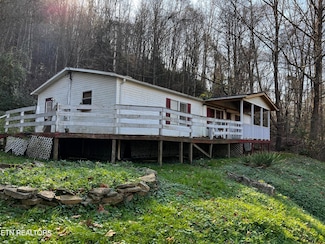 70 Garfield D Robbins Rd, Calvin, KY 40813