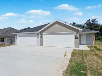 6401 & 6403 Kathleen St, Bentonville, AR 72713