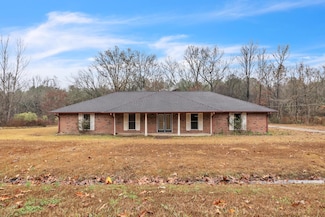 1194 Bob White Dr, Starkville, MS 39759