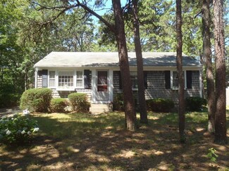 5 Fletcher Ln, West Dennis, MA 02670