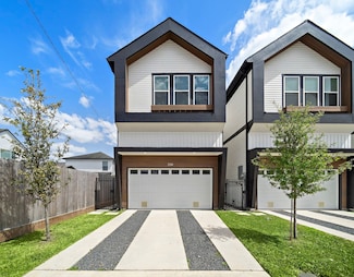 2110 Beall St, Houston, TX 77008