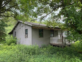 833 Holiday Park, Salt Rock, WV 25559