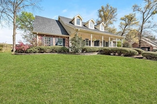 906 Millstone Ln, Chandler, TX 75758