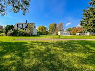 49525 North Ave, Macomb, MI 48042