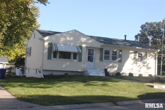 2030 Oak St, Bettendorf, IA 52722