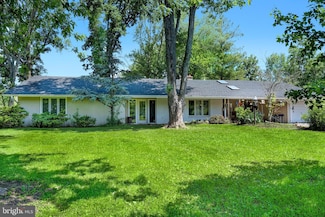 420 Sunset Rd, Skillman, NJ 08558