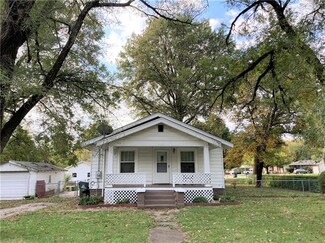 202 E Highland Ave, Nevada, MO 64772