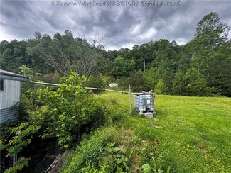 12689 Frame Rd, Elkview, WV 25071