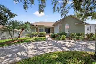 1922 Matthew Ct, Lakeland, FL 33813