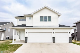 5726 Deb Dr W, West Fargo, ND 58078
