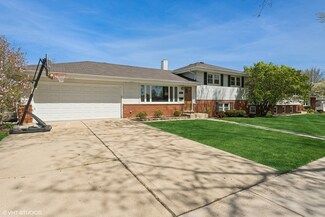 550 W Byron Ave, Addison, IL 60101