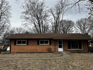 66 Fenwood Dr, Belleville, IL 62220