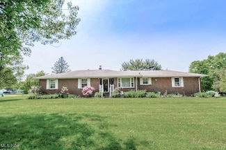 5920 Renninger Rd, Akron, OH 44319