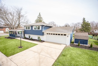840 W Manor Ct, Glenwood, IL 60425