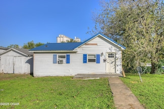 300 N Maple St, Carthage, MO 64836
