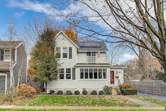 228 E Center Ave, Lake Bluff, IL 60044