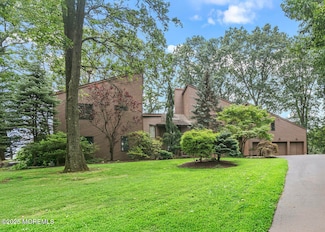 31 Thompson Grove Rd, Freehold, NJ 07728
