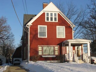 15 Hickory Ave, Aurora, IL 60505