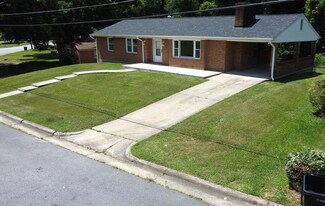 706 Westview Dr, Danville, VA 24540