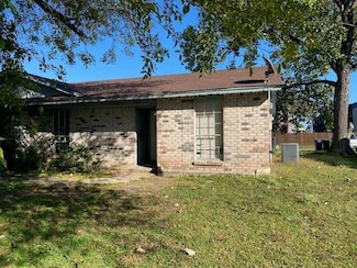 1106 Yukon Dr, Garland, TX 75040