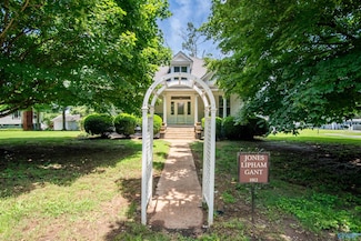 25374 Children St, Elkmont, AL 35620