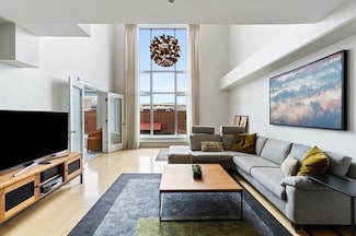 25 Channel Center St Unit 210, Boston, MA 02210