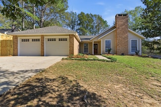 16 Summer Oaks Dr, Hattiesburg, MS 39402