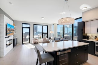 740 Portland Ave Unit 907, Minneapolis, MN 55415