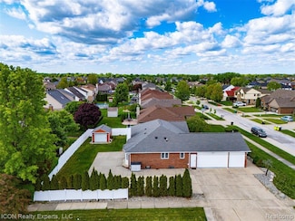 54613 Laurel Dr, Macomb, MI 48042