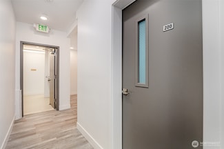 1709 Harbor Ave SW Unit 200, Seattle, WA 98126