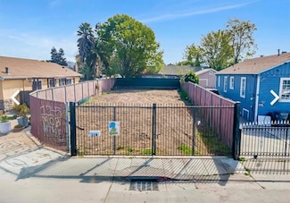 330 105th Ave, Oakland, CA 94603