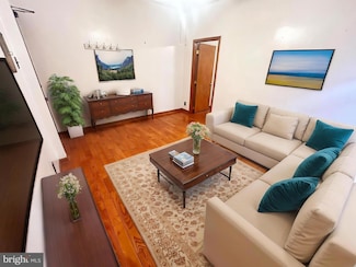 148 N 21st St Unit 5, Philadelphia, PA 19103