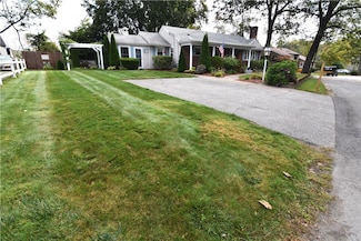 13 Cozy Ln, Cumberland, RI 02864