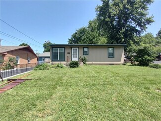 9604 E 9th St S, Independence, MO 64053