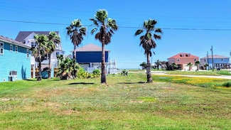 1232 S Live Oak St, Rockport, TX 78382