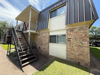 3755 Delaware St, Beaumont, TX 77706