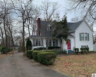 1105 Sycamore St, Murray, KY 42071