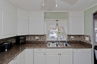 12 Carol Cir, Westfield, MA 01085