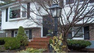 34 Cumberland Dr, Brockton, MA 02301