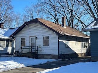 935 W Marietta St, Decatur, IL 62522