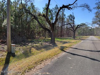 5025 Red St, Waveland, MS 39576