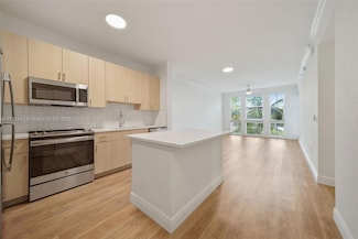 10170 SW 7th St Unit 22-401, Pembroke Pines, FL 33025