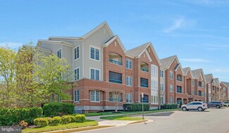 7055 Heritage Hunt Dr Unit 112, Gainesville, VA 20155