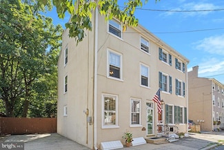 104 W Union St, Burlington, NJ 08016