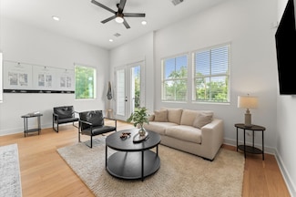 1009 Tuskegee St, Houston, TX 77091