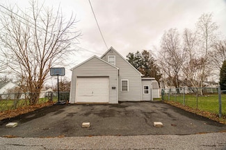 18 Grapevine Place, Latham, NY 12110
