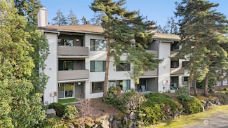 13601 NE 8th St Unit 301, Bellevue, WA 98005