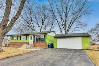 9N510 Irwin Dr, Elgin, IL 60123