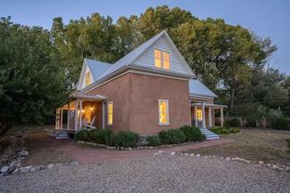 45 Old State Highway 3, Arroyo Hondo, NM 87513