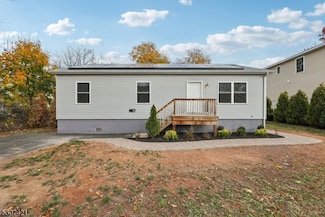 19 Beekman St, Manville, NJ 08835